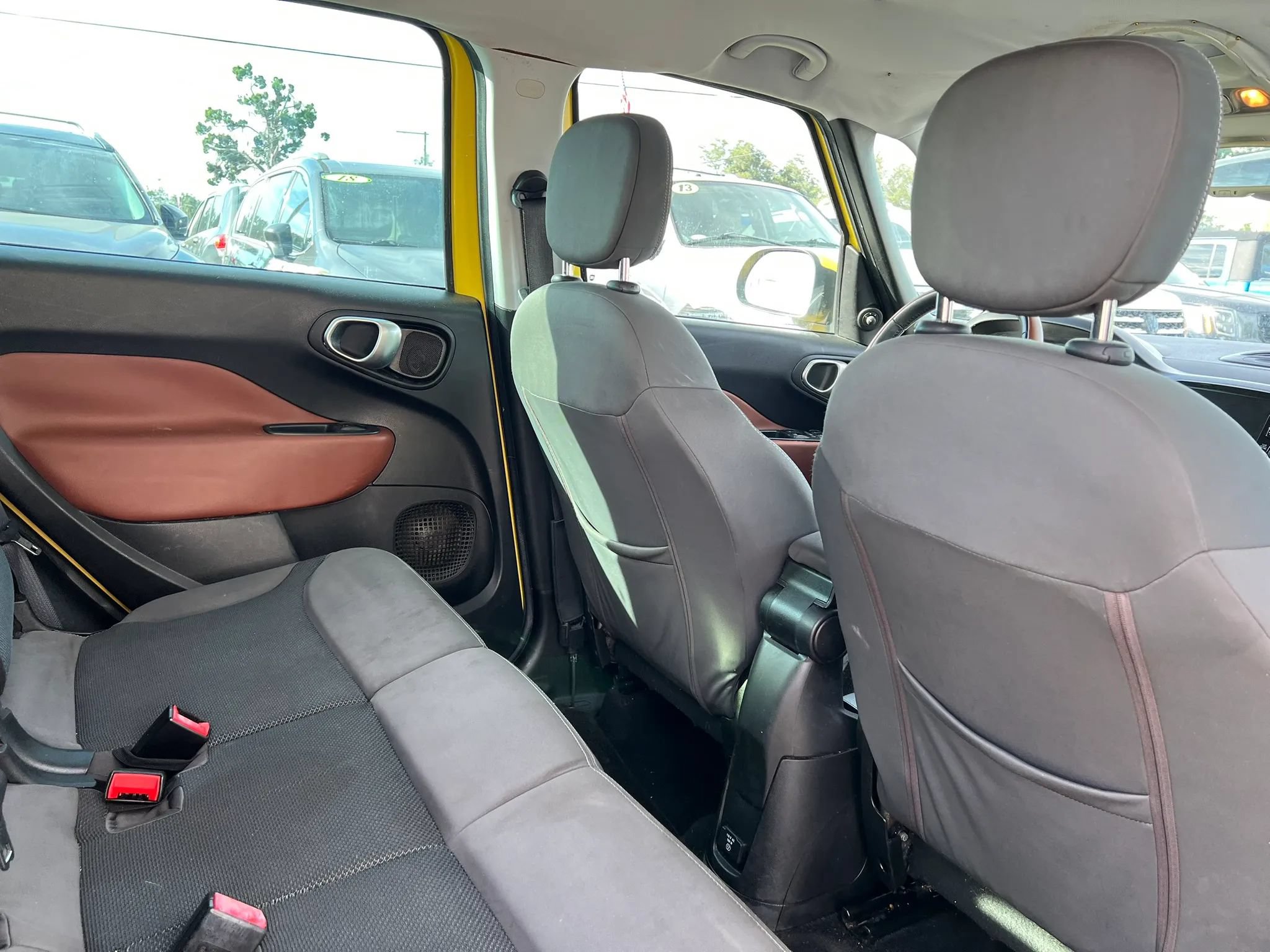 Used 2014 FIAT 500L Trekking w/ Popular Equipment Group FWD image 15