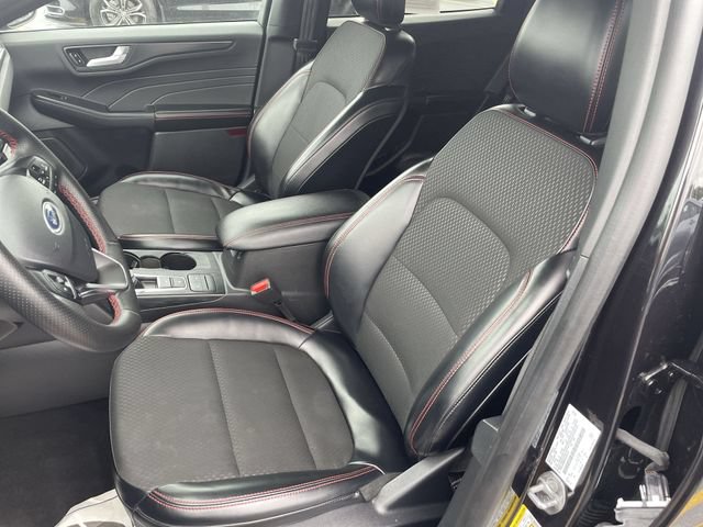 Used 2025 Ford Escape ST-Line FWD image 17