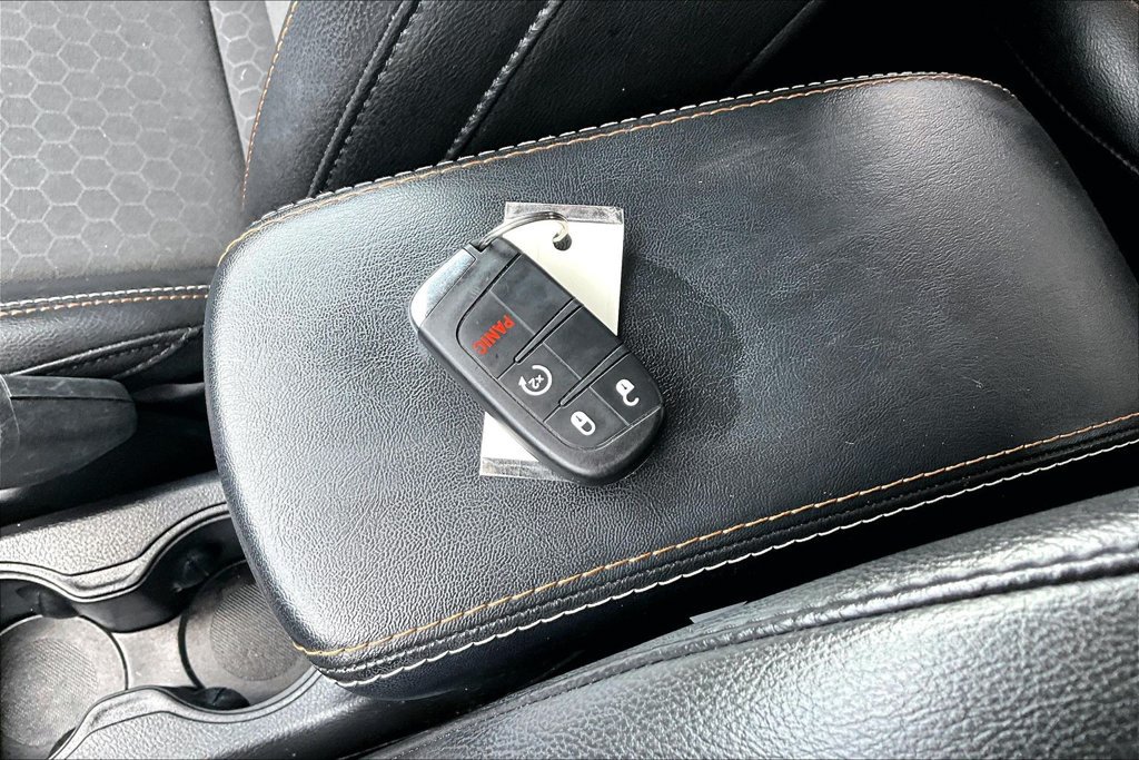 Used 2019 Jeep Compass Latitude w/ Cold Weather Group AWD/4WD image 35