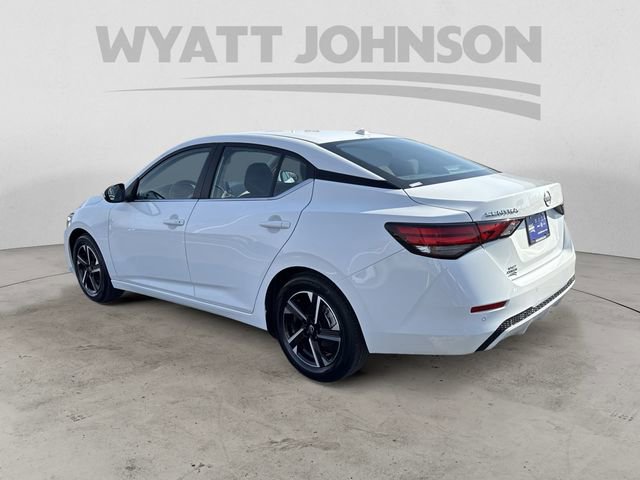 Used 2025 Nissan Sentra SV image 3