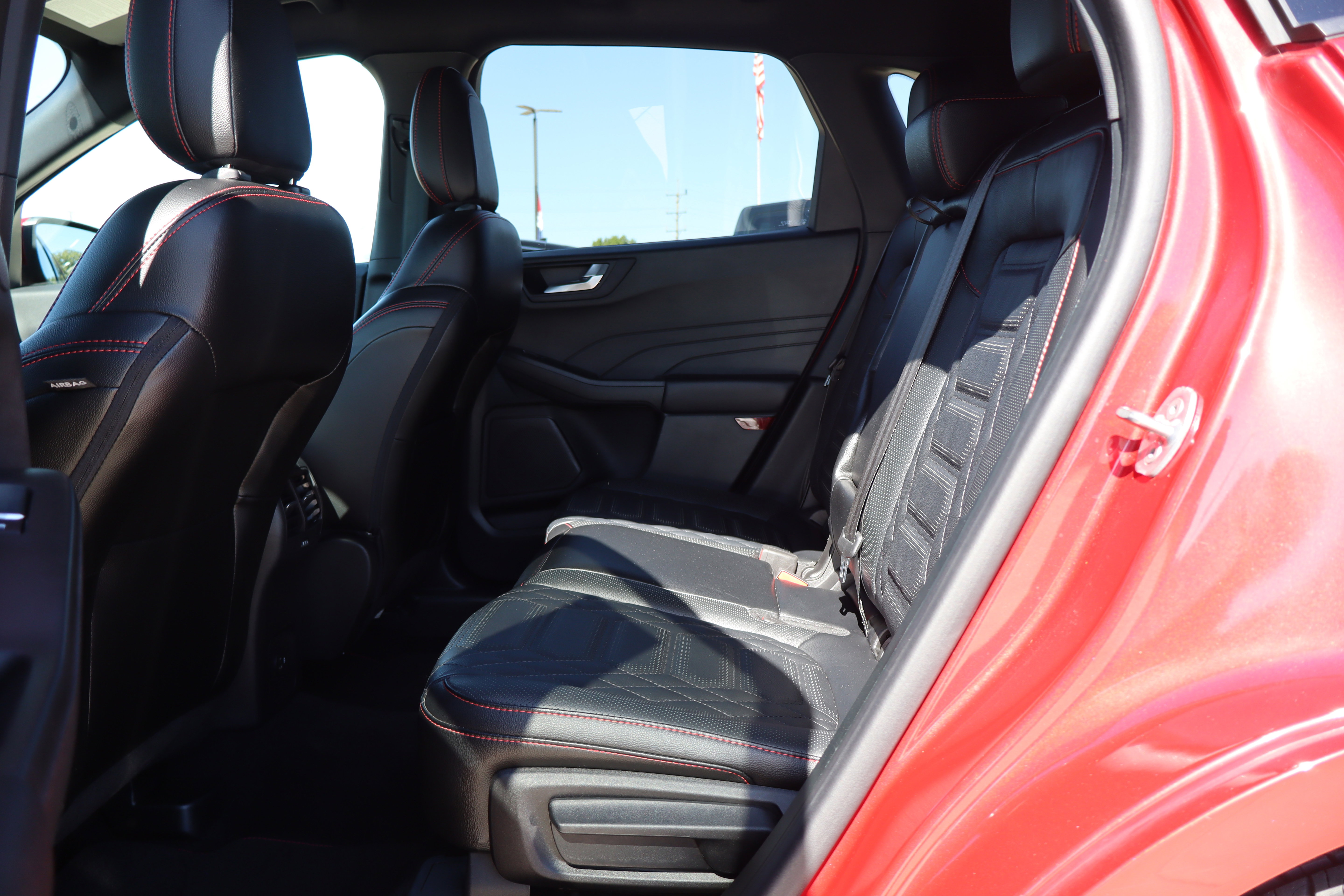 Used 2023 Ford Escape ST-Line Elite w/ Premium Technology Package AWD/4WD image 11
