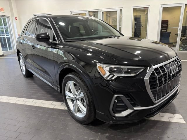Used 2023 Audi Q3 2.0T Premium Plus w/ Premium Plus Package AWD/4WD image 7