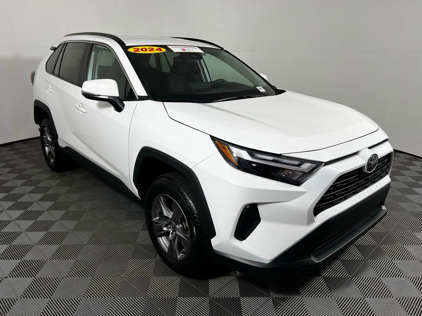 Certified 2024 Toyota RAV4 XLE FWD image 3