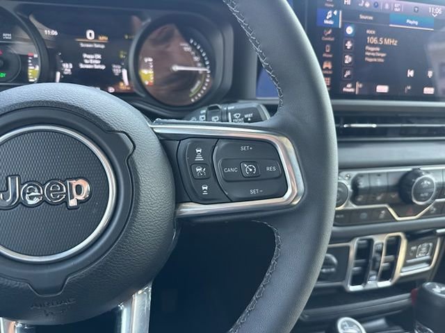 Used 2025 Jeep Wrangler Unlimited Sahara w/ Safety Group image 15