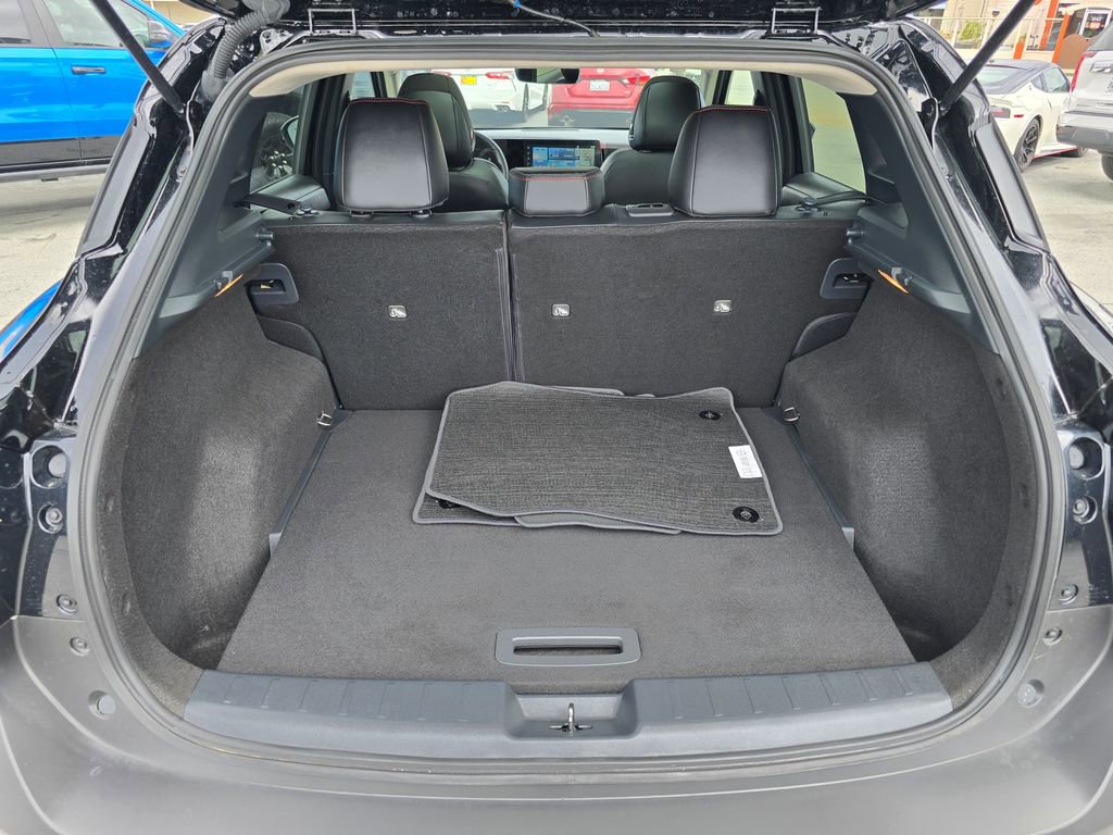 Used 2025 Nissan Kicks SR w/ SR Premium Package FWD image 14