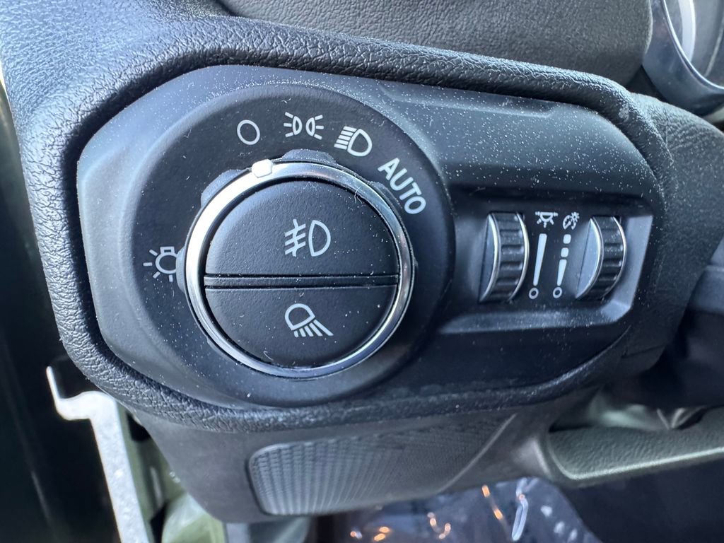 Used 2022 Jeep Gladiator Overland w/ LED Lighting Group image 13