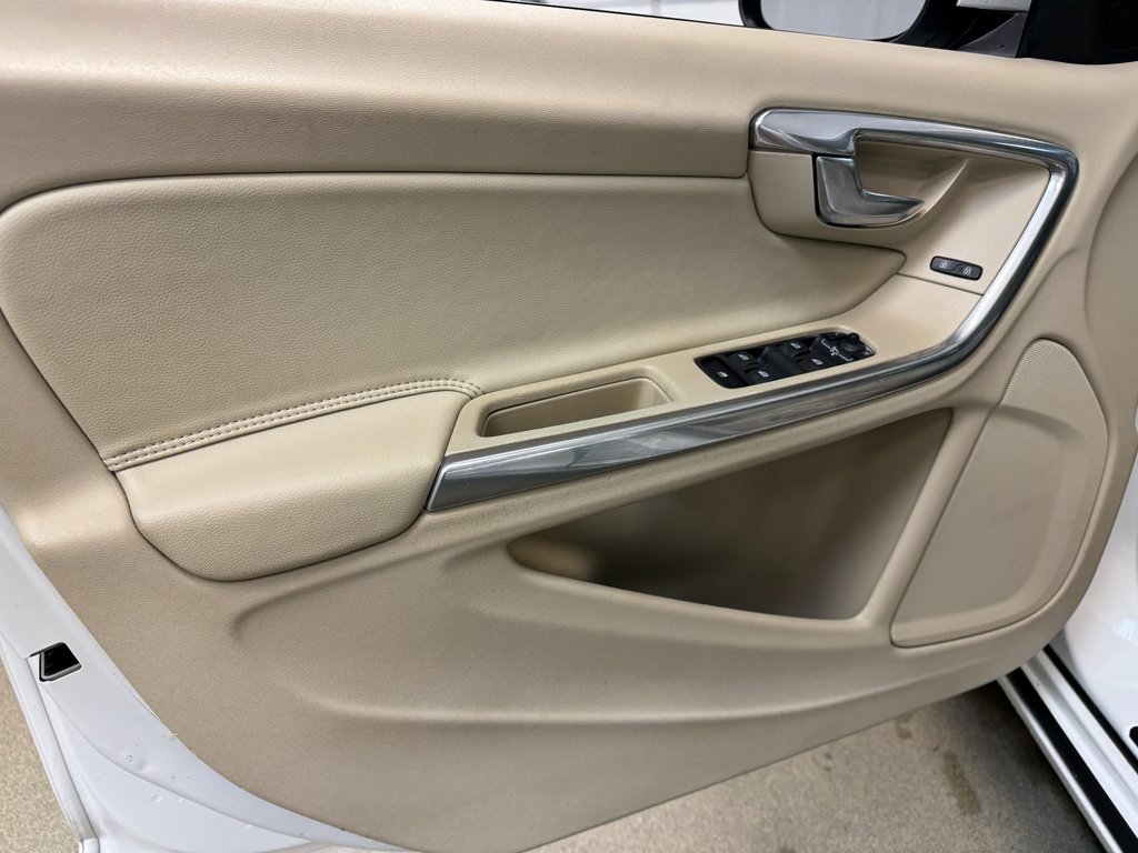 Used 2015 Volvo V60 T5 Premier Plus image 8