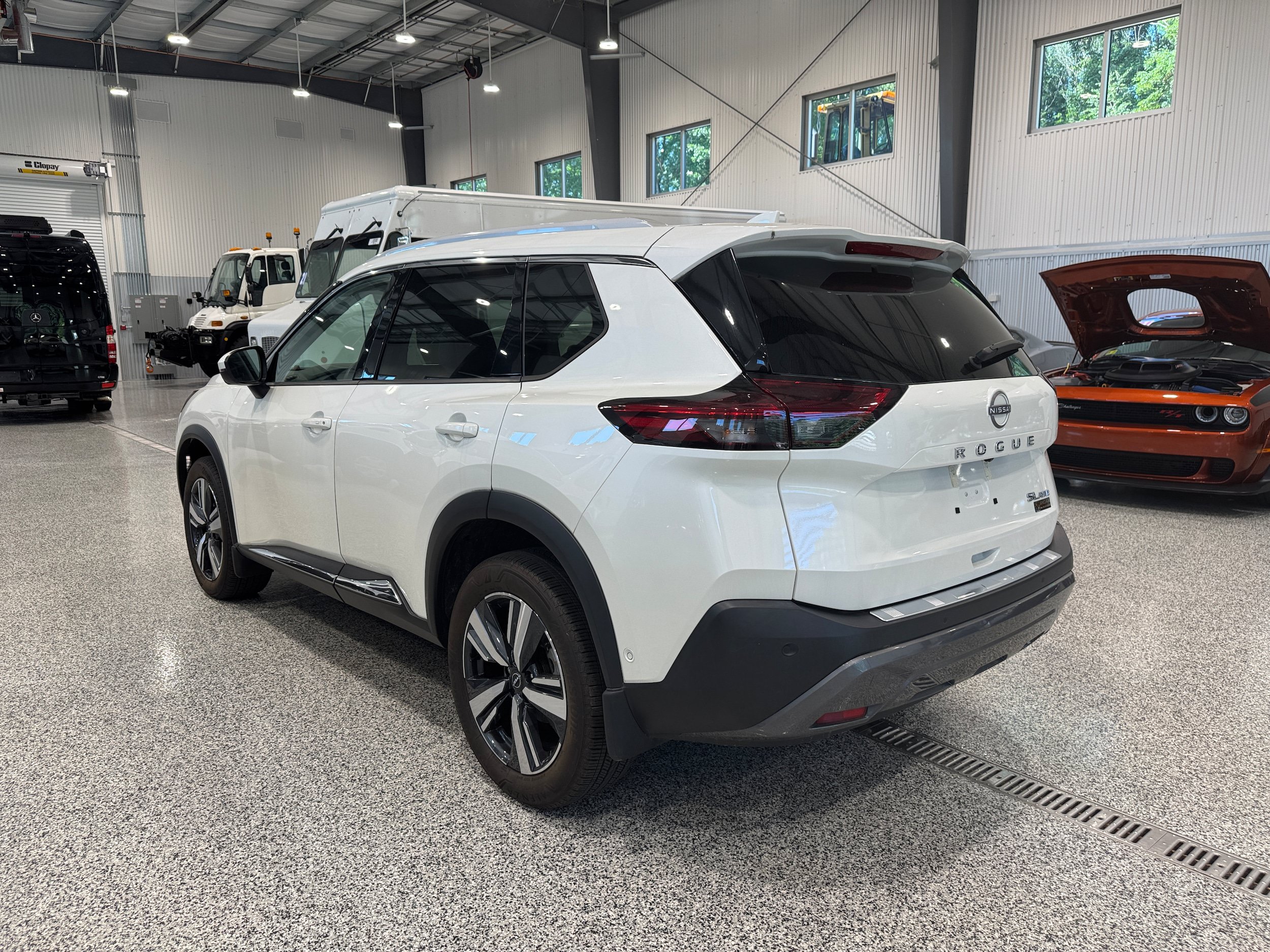 Used 2023 Nissan Rogue SL w/ SL Premium Package AWD/4WD image 5