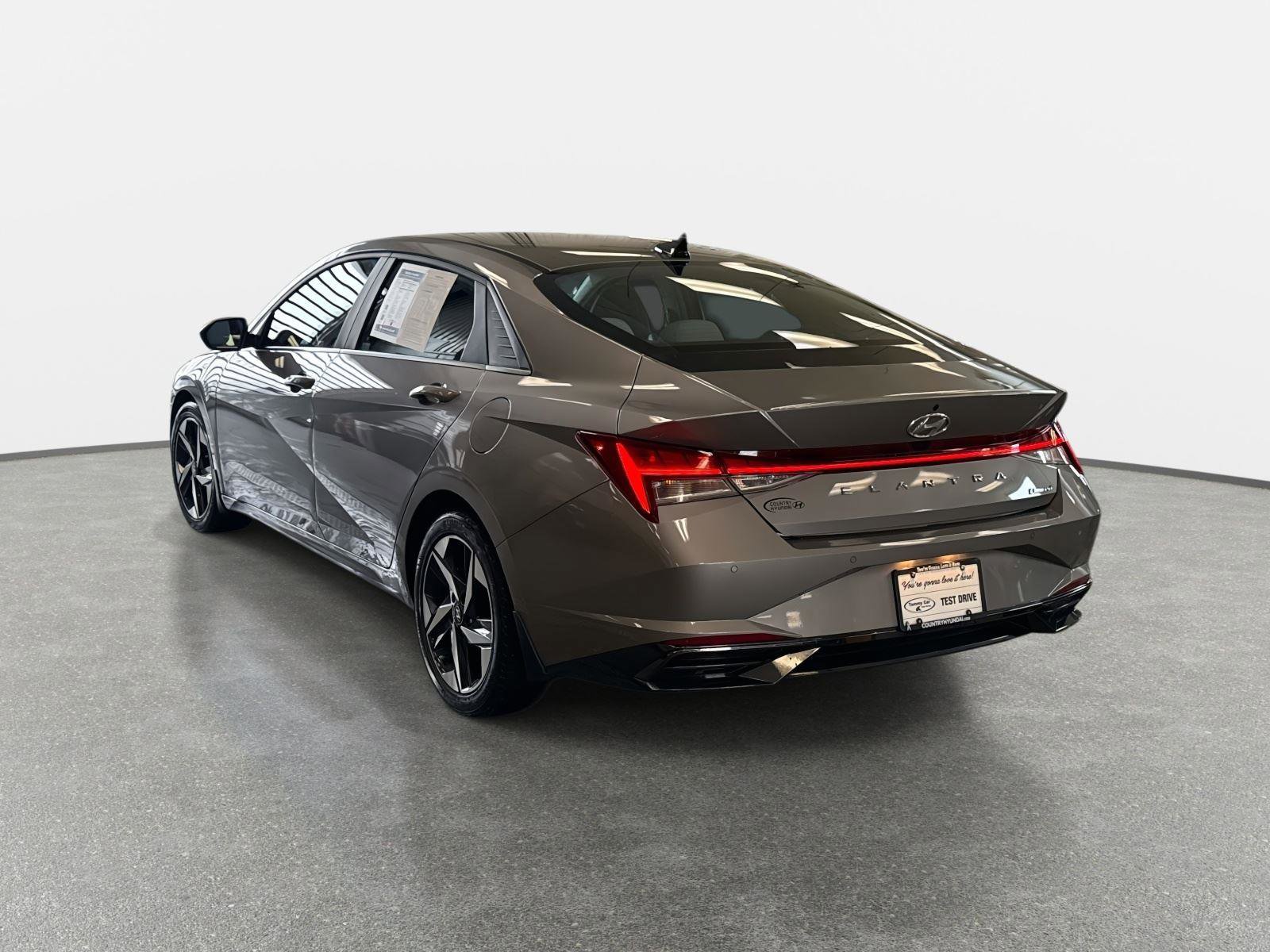 Used 2023 Hyundai Elantra Limited image 7