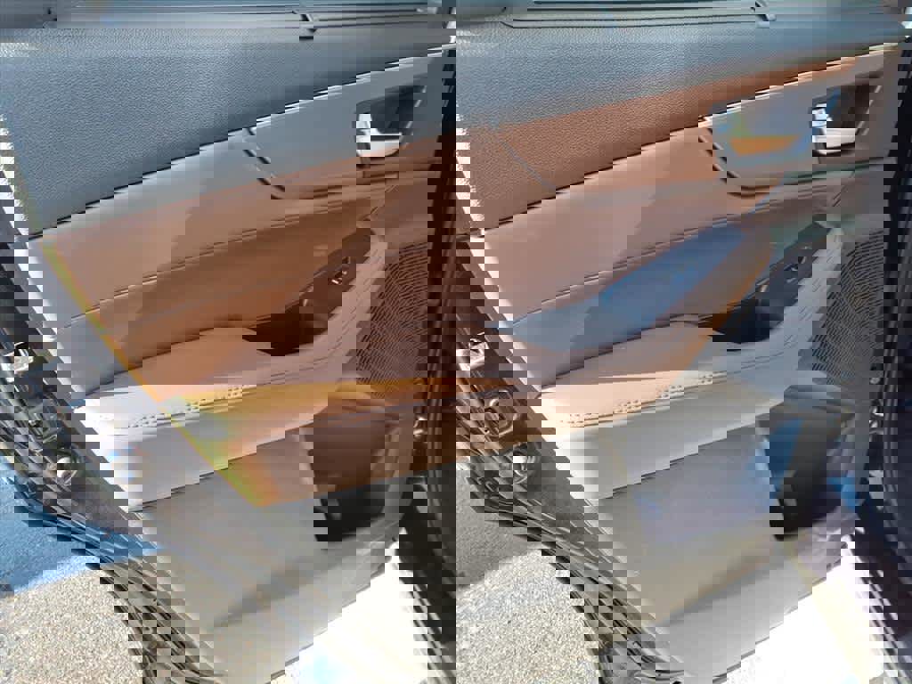 Used 2022 Acura MDX SH-AWD w/ Technology Package image 12