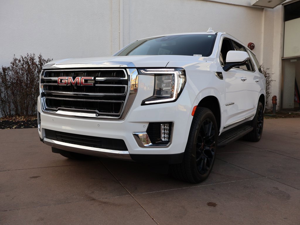 Used 2022 GMC Yukon SLT w/ SLT Luxury Package image 3