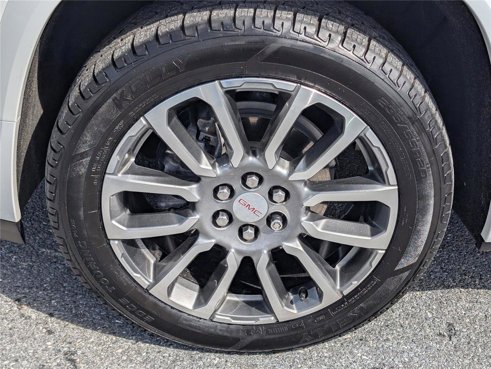 Used 2021 GMC Acadia Denali w/ Denali Ultimate Package image 9