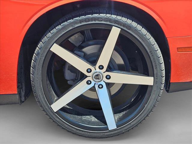Used 2016 Dodge Challenger SXT RWD image 27