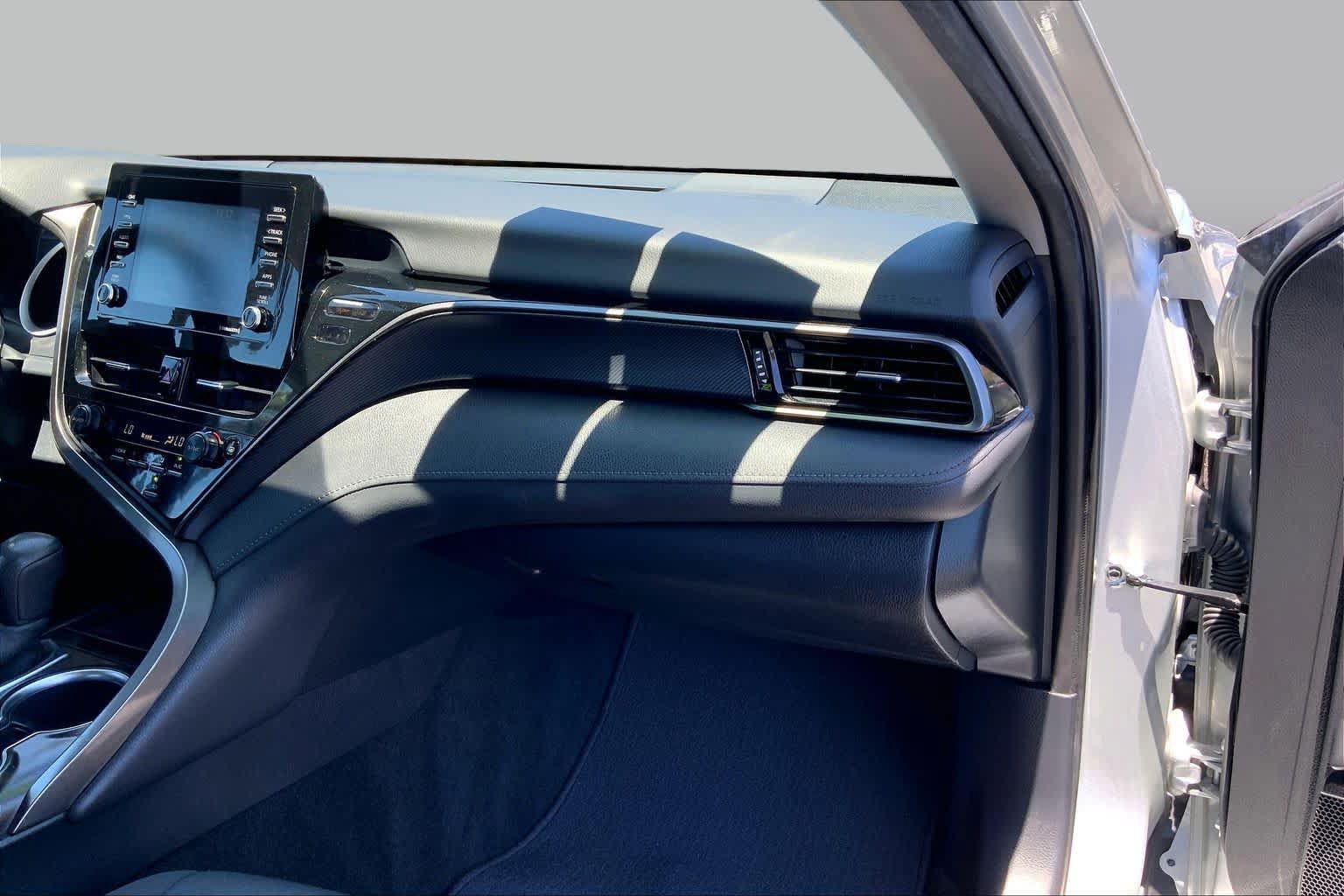 Used 2022 Toyota Camry LE w/ Carpet Mat Package (TMS) FWD image 17