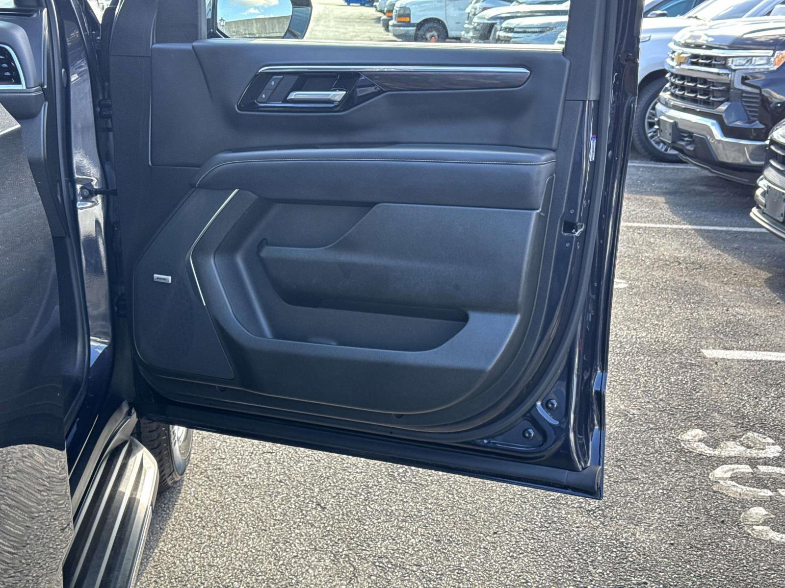Certified 2025 Chevrolet Suburban Premier image 13
