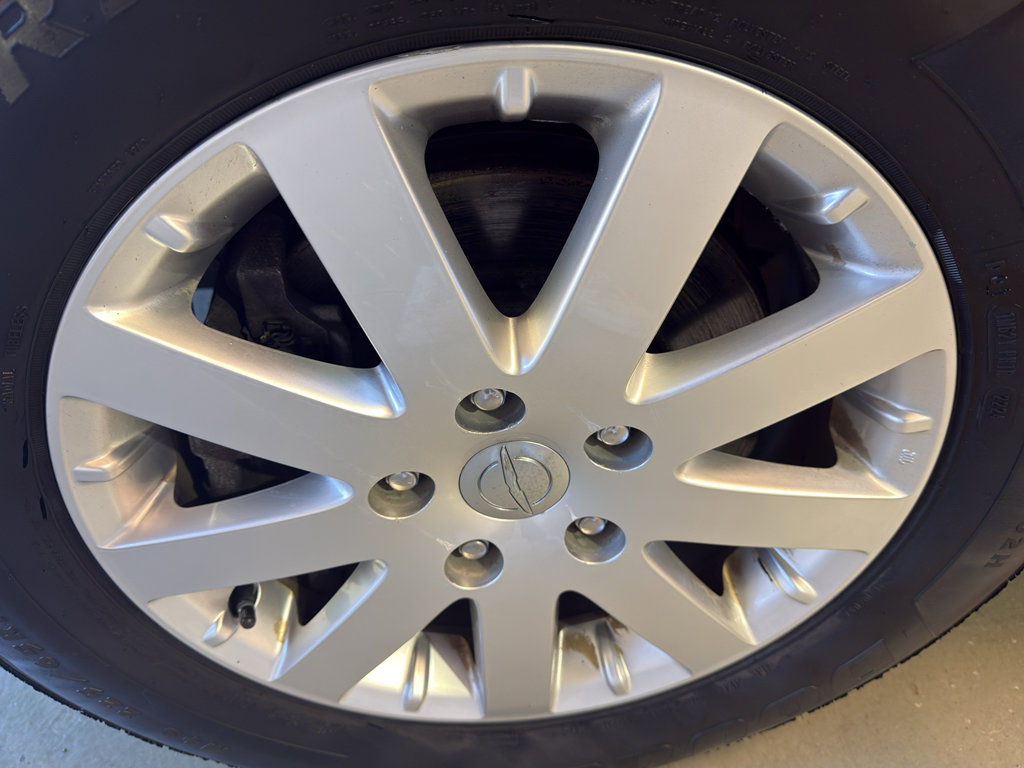 Used 2016 Chrysler Town & Country Touring FWD image 32