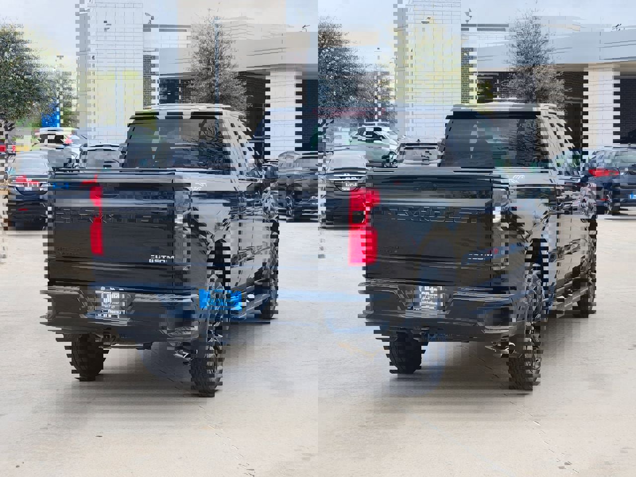 Used 2020 Chevrolet Silverado 1500 Custom w/ Custom Value Package image 5