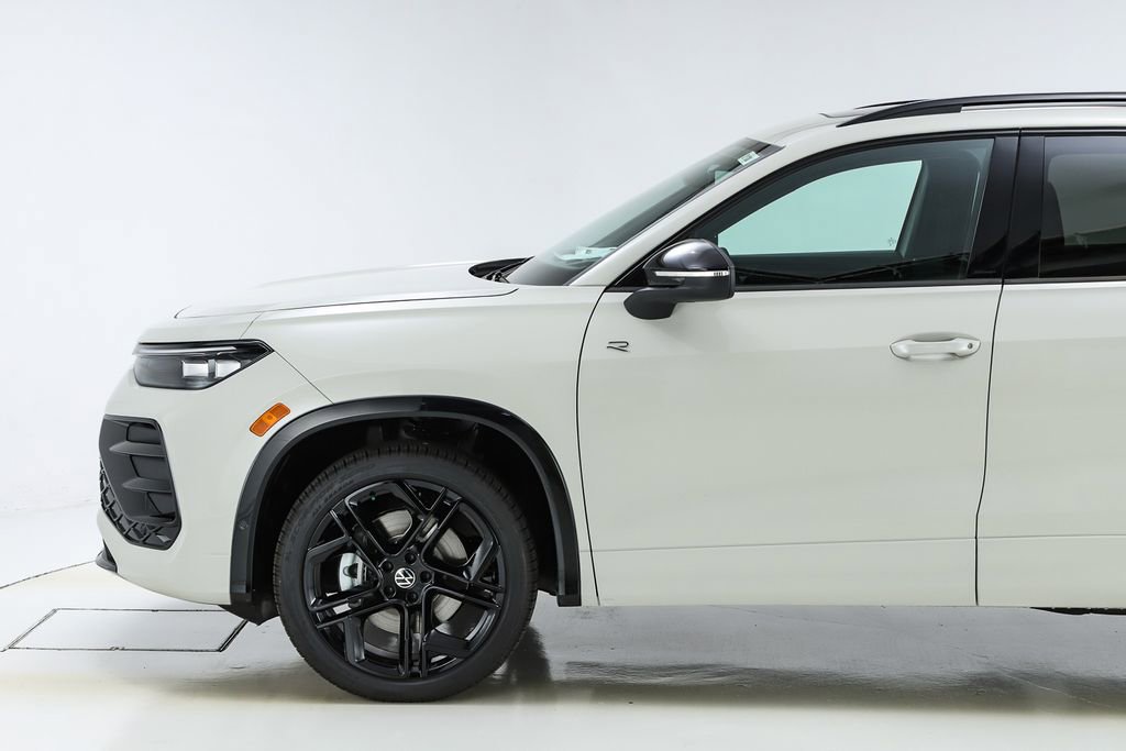 New 2026 Volkswagen Tiguan SE R-Line image 42