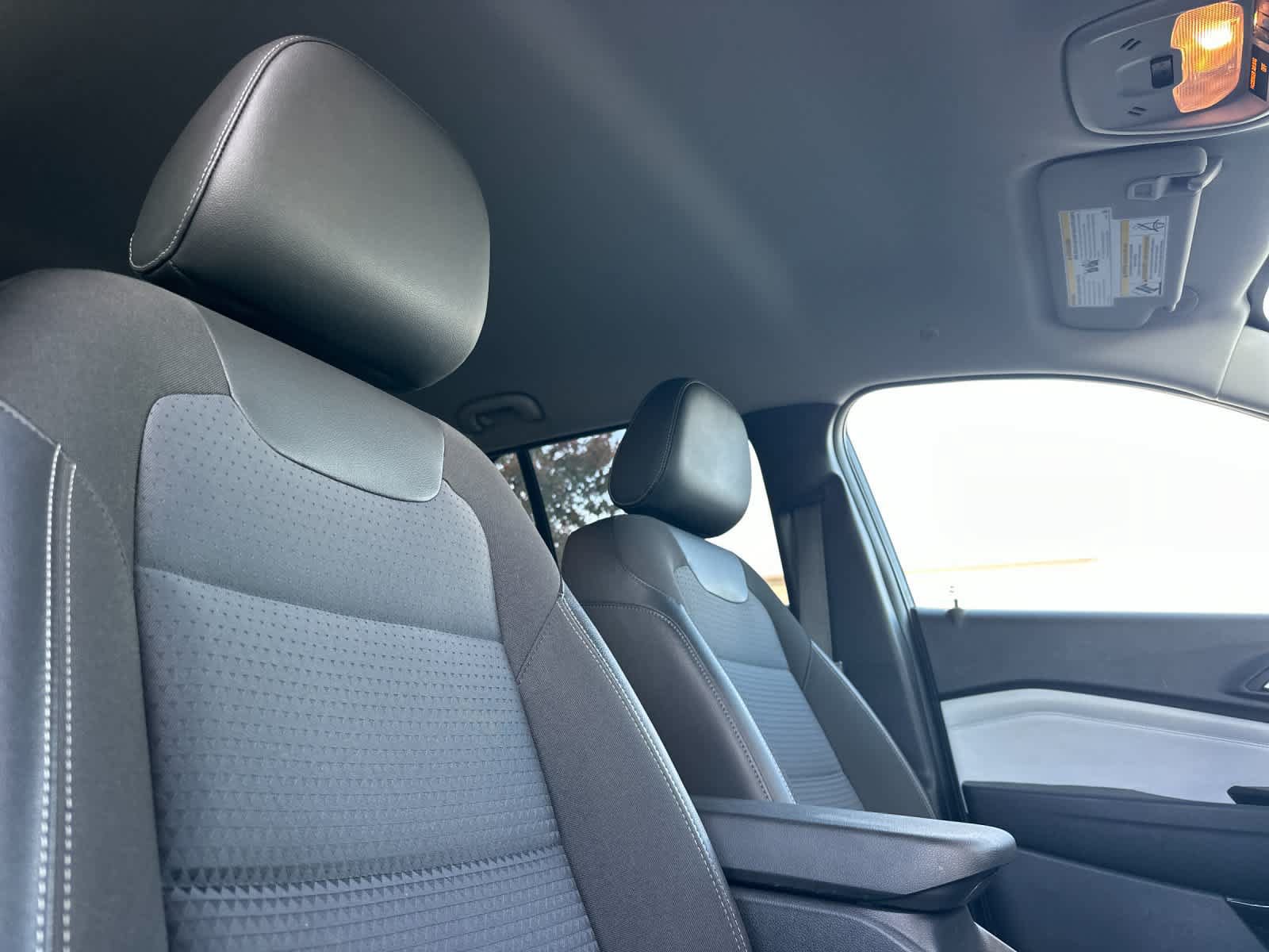 Used 2025 Chevrolet Trax LT FWD image 18