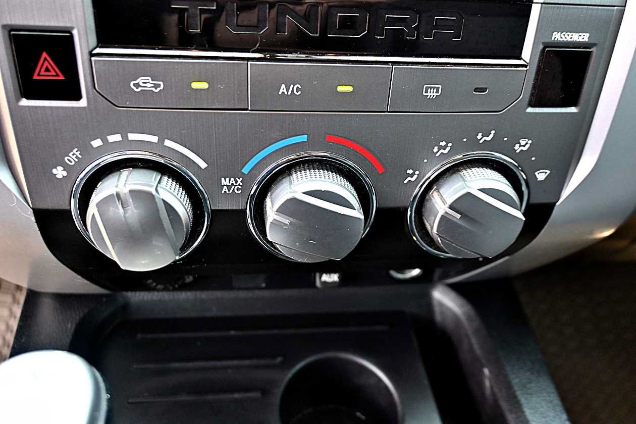 Used 2014 Toyota Tundra SR5 w/ SR5 Upgrade Package RWD image 23