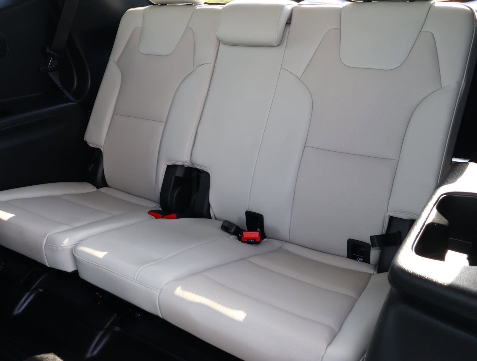 Used 2022 Kia Telluride SX w/ Nightfall Edition Package image 21