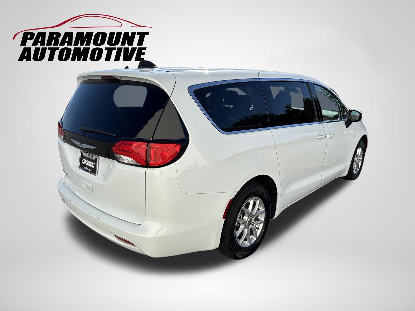 Used 2023 Chrysler Voyager LX FWD image 7