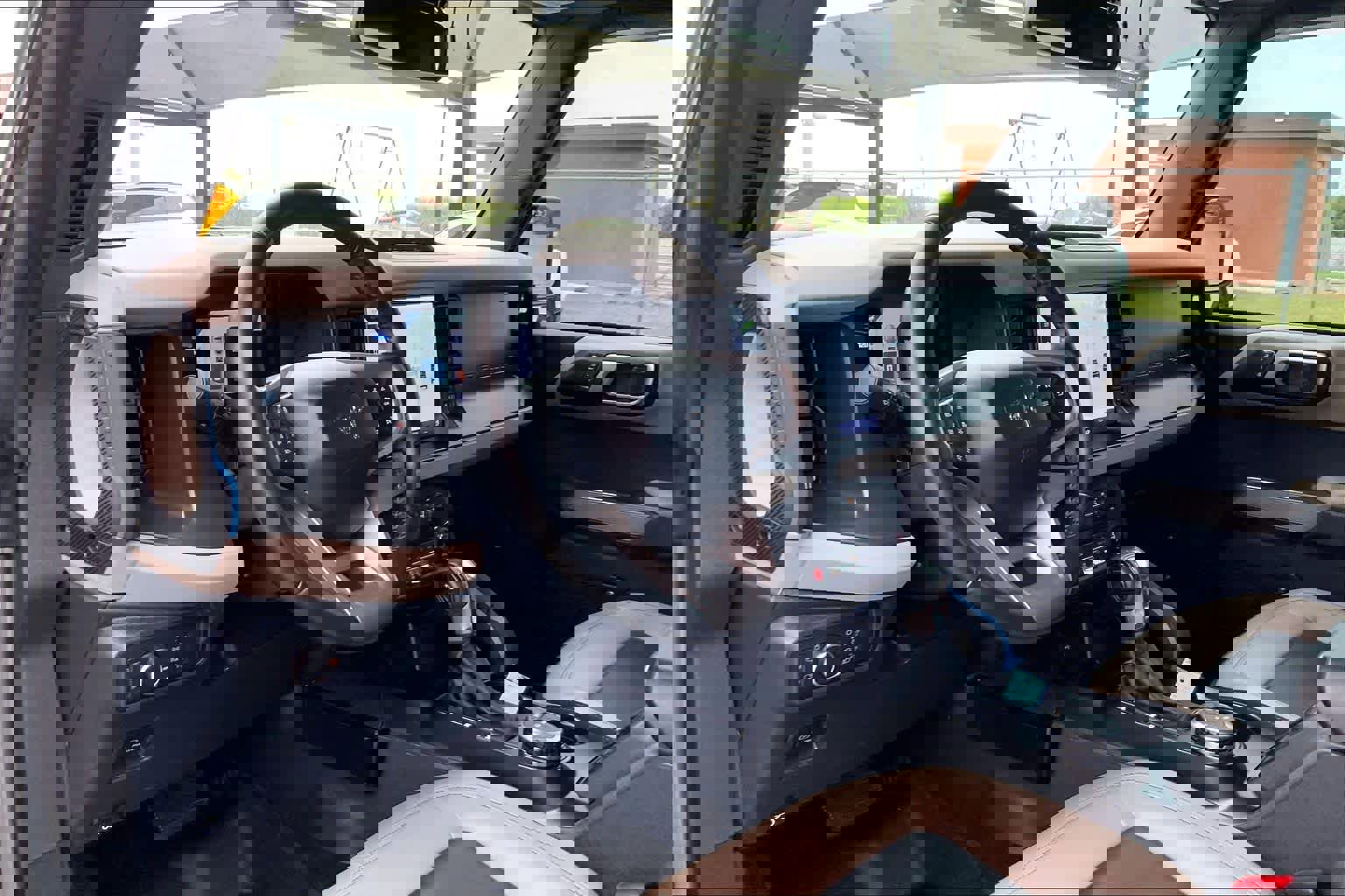 Used 2022 Ford Bronco Wildtrak image 16