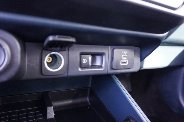 Used 2025 Ford Maverick Lariat w/ 4K Tow Package AWD/4WD image 25
