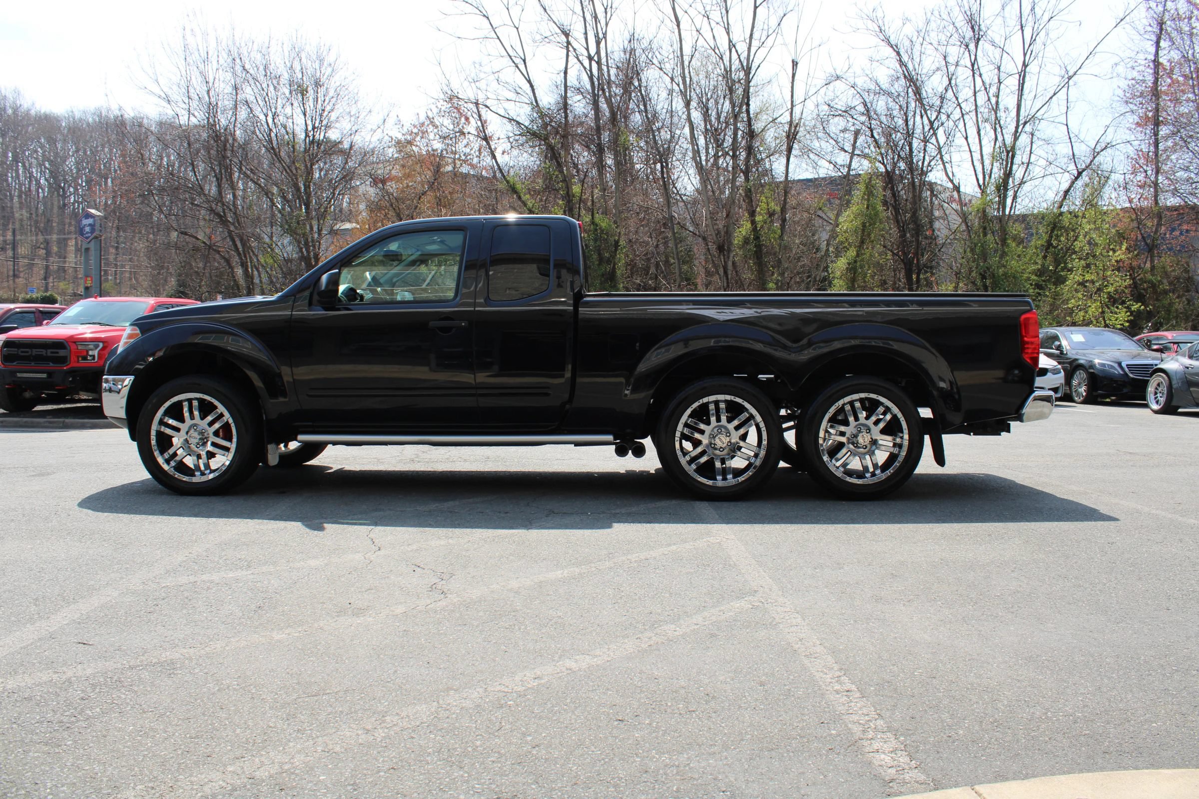Used 2010 Nissan Frontier SE w/ SE Value Truck Pkg RWD image 6