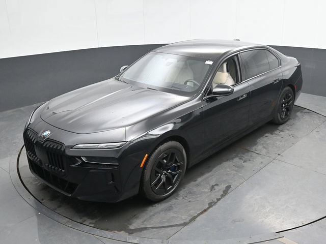 Used 2023 BMW 760i xDrive w/ Executive Package AWD/4WD image 36