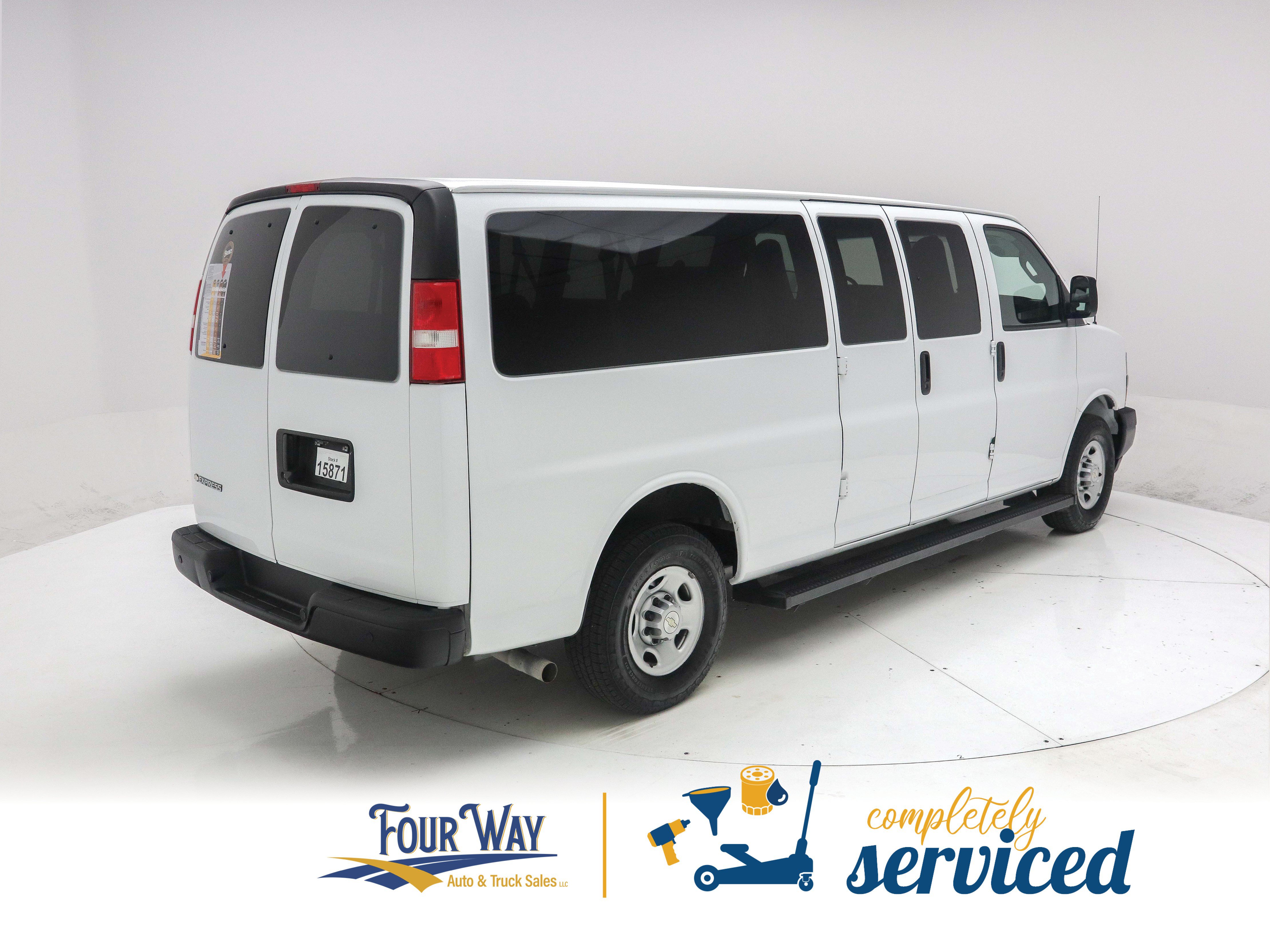 Used 2021 Chevrolet Express 3500 LS RWD image 4