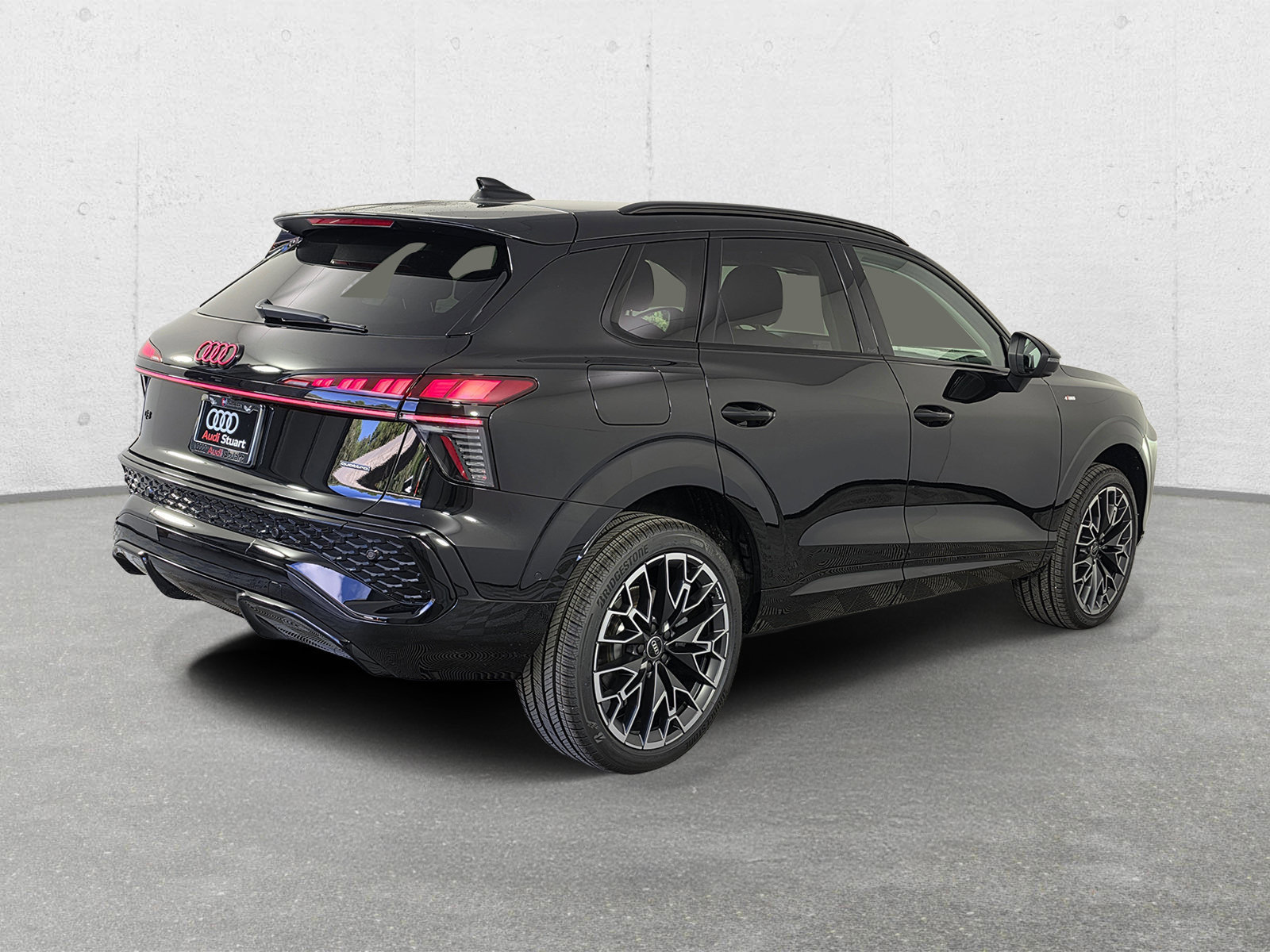 New 2026 Audi Q3 quattro 2.0T AWD/4WD image 6