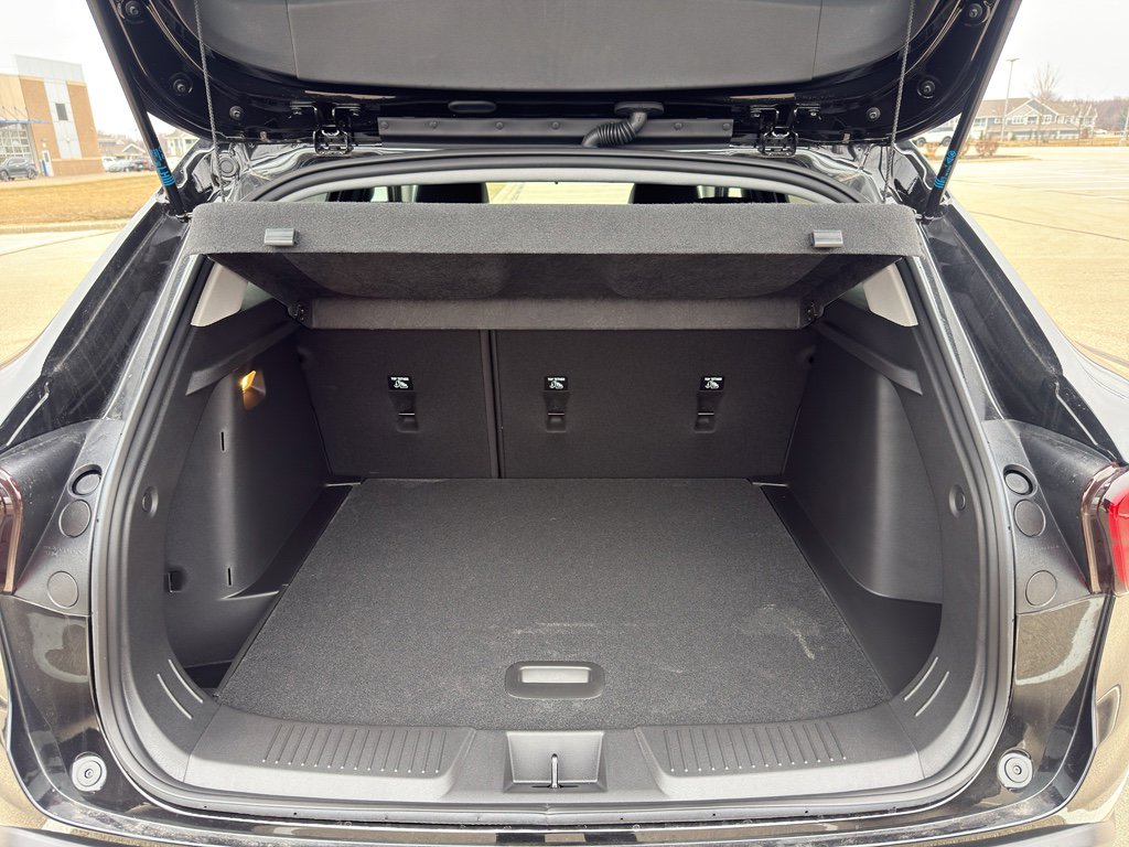 Used 2025 Chevrolet Trax LT w/ Driver Confidence Package FWD image 37