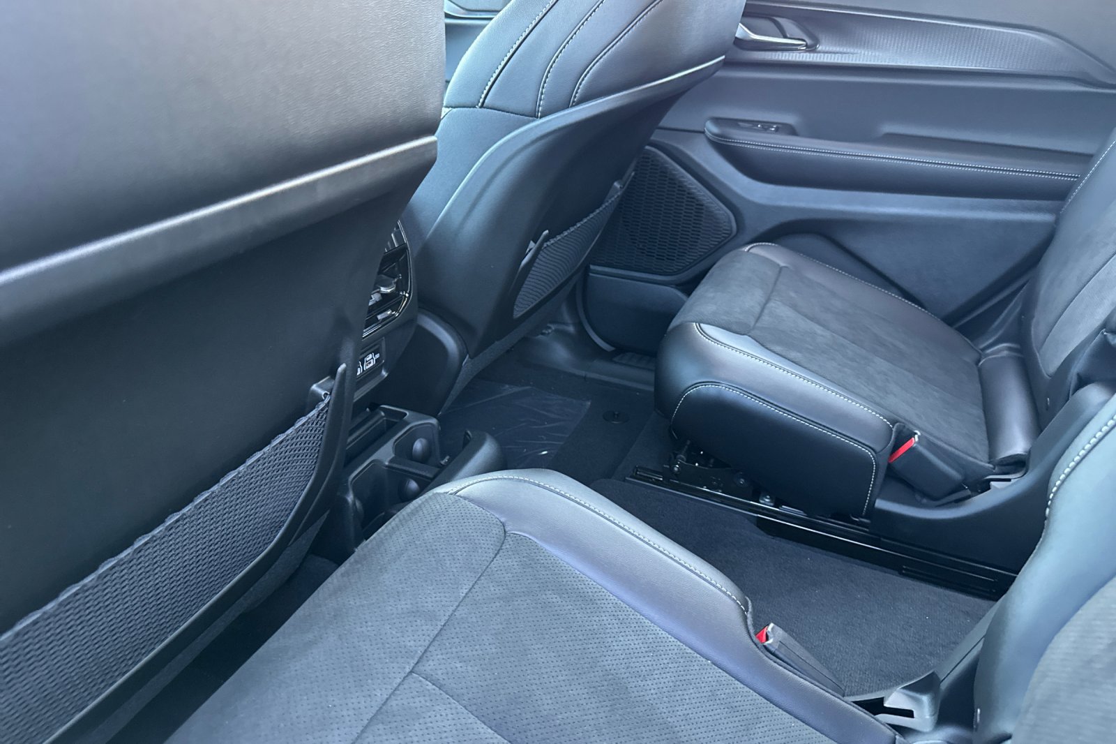 New 2025 Jeep Grand Cherokee L Altitude image 11