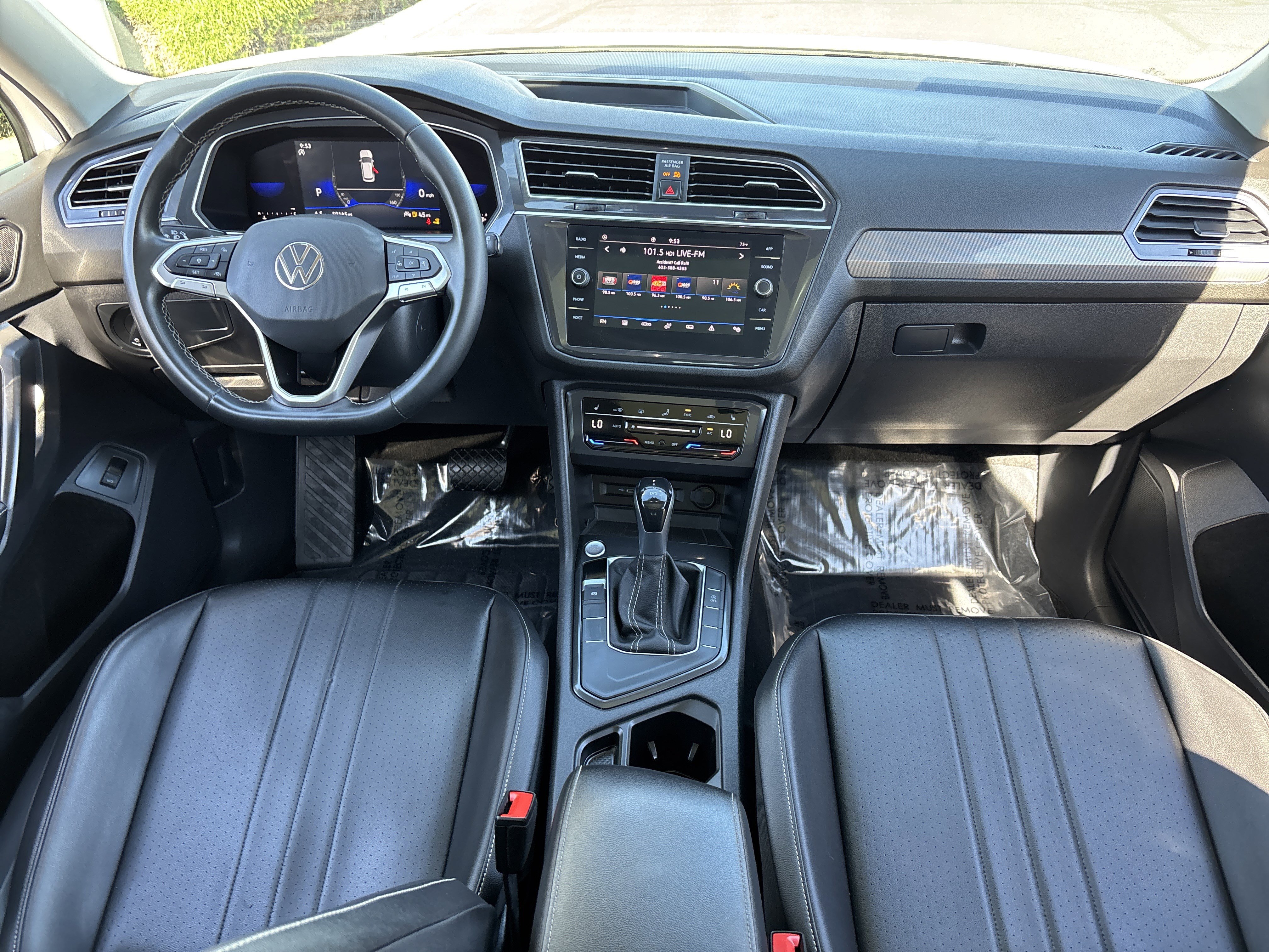 Used 2022 Volkswagen Tiguan SE w/ Panoramic Sunroof Package image 14