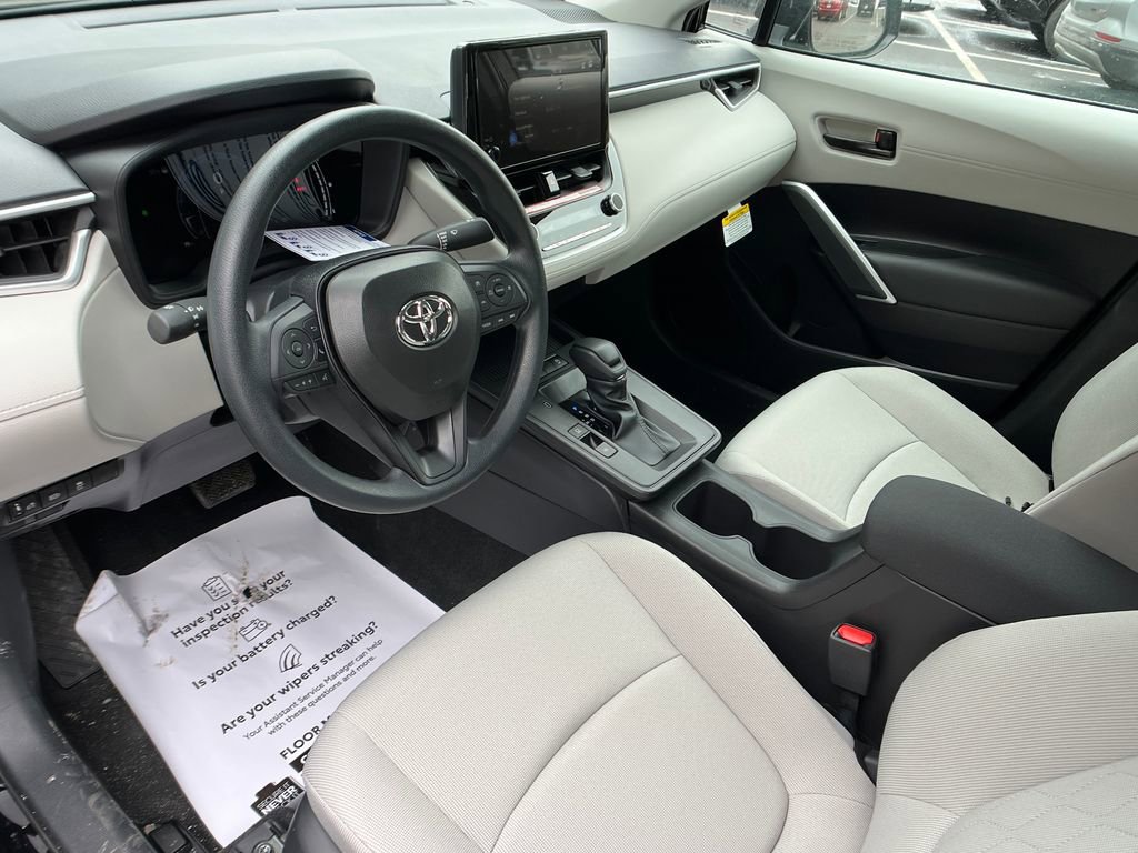 Used 2026 Toyota Corolla Cross L image 10