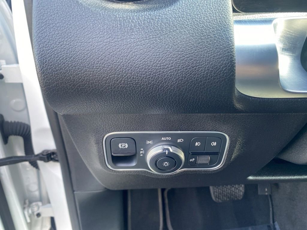 Used 2023 Mercedes-Benz GLB 250 GLB 250 image 18