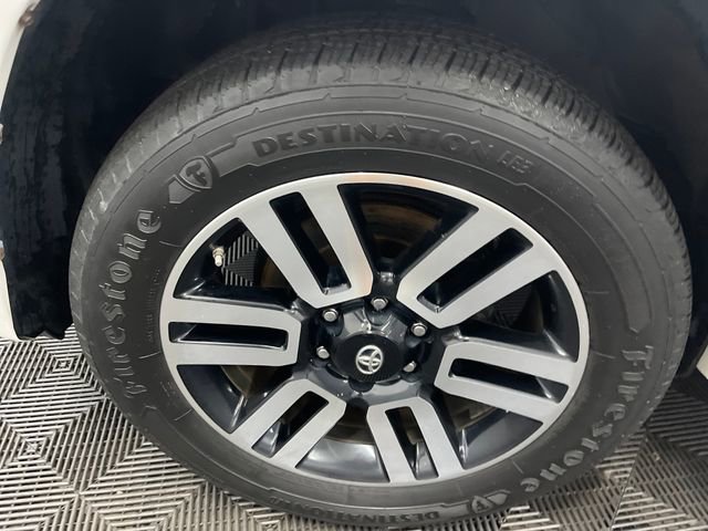Used 2016 Toyota 4Runner Limited AWD/4WD image 33