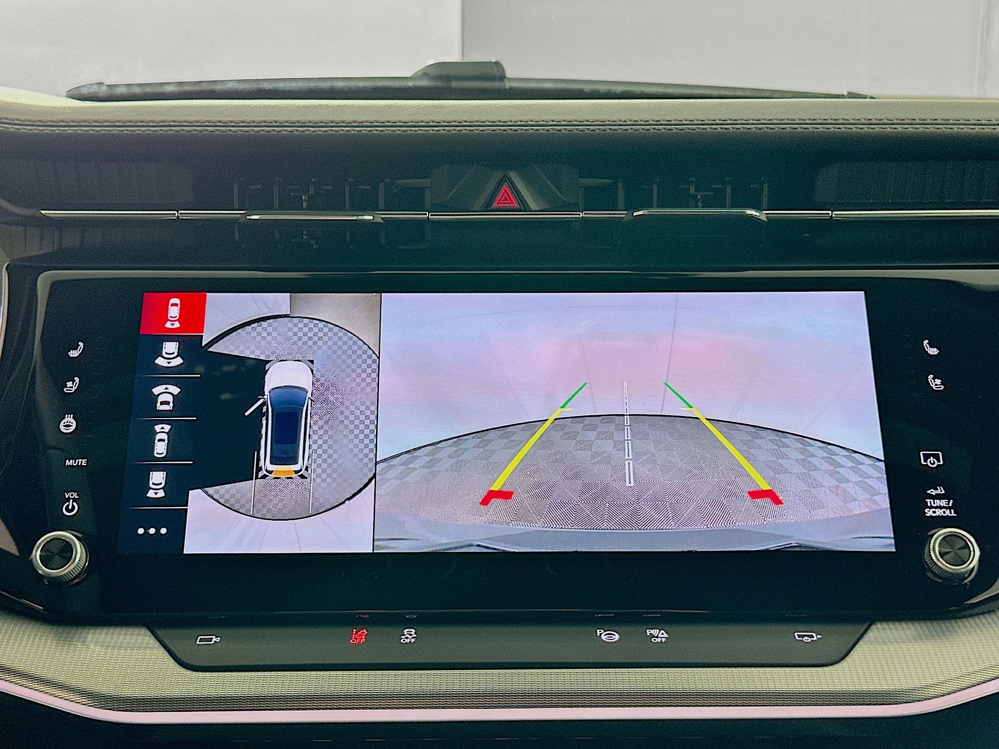 Used 2025 Jeep Wagoneer S Launch Edition image 23