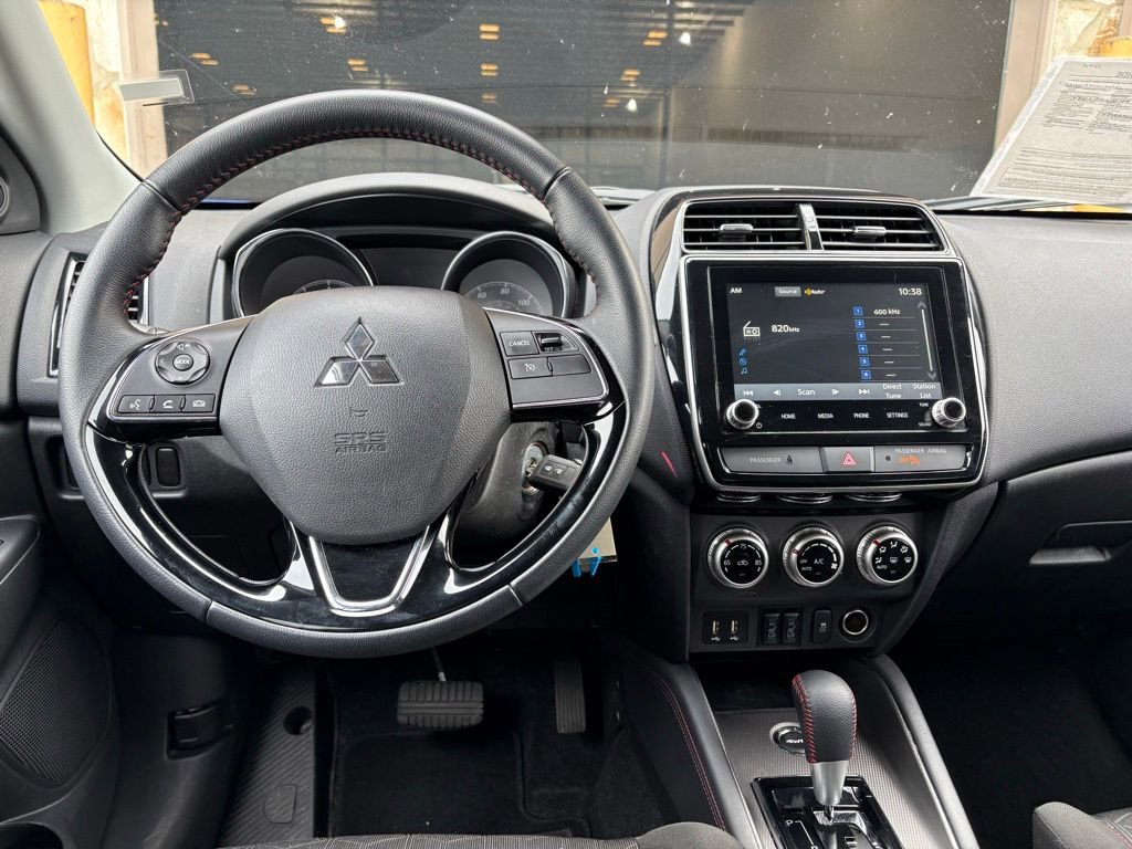 Used 2025 Mitsubishi Outlander Sport LE image 21