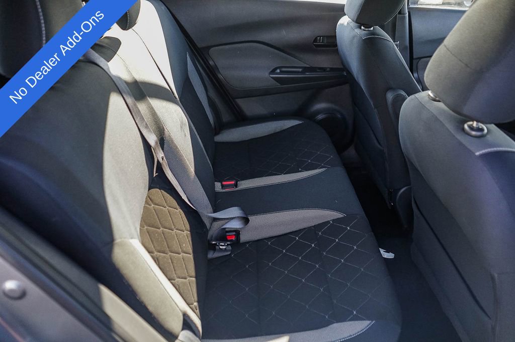 Used 2018 Nissan Kicks S image 19