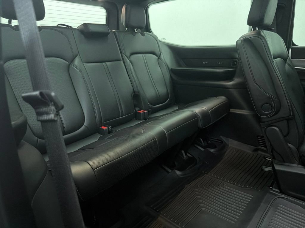 Used 2023 Jeep Wagoneer Series II AWD/4WD image 28