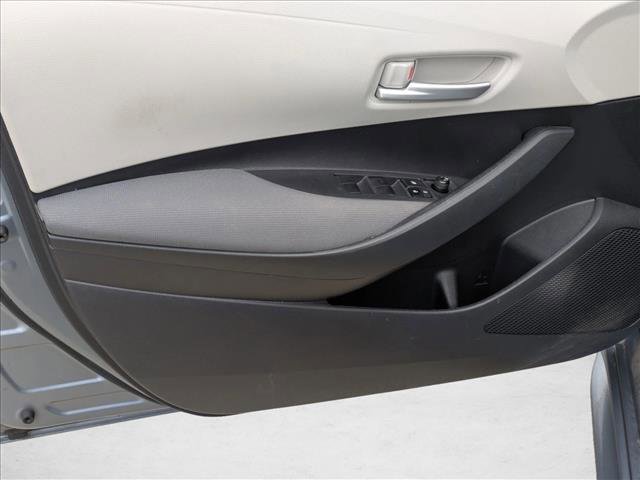 Used 2021 Toyota Corolla LE image 9