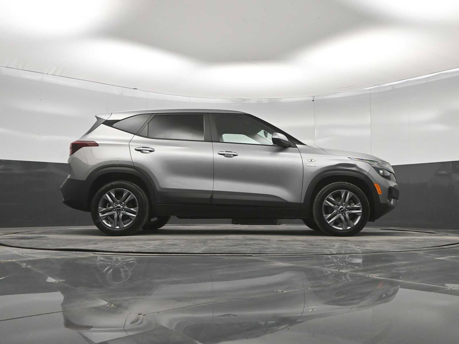 Used 2022 Kia Seltos LX AWD/4WD image 41