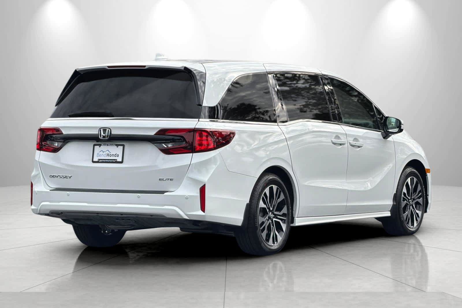 New 2027 Honda Odyssey Elite image 2