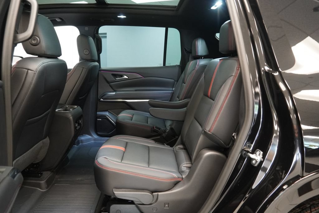 New 2026 Chevrolet Traverse RS w/ LPO, Floor Liner Package AWD/4WD image 29