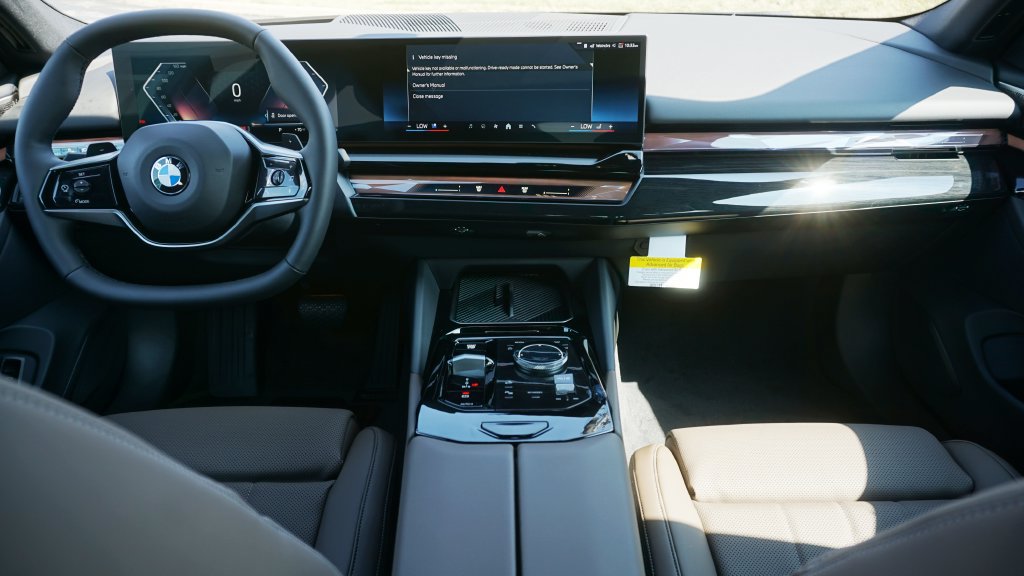 New 2027 BMW 530i xDrive w/ Premium Package AWD/4WD image 14