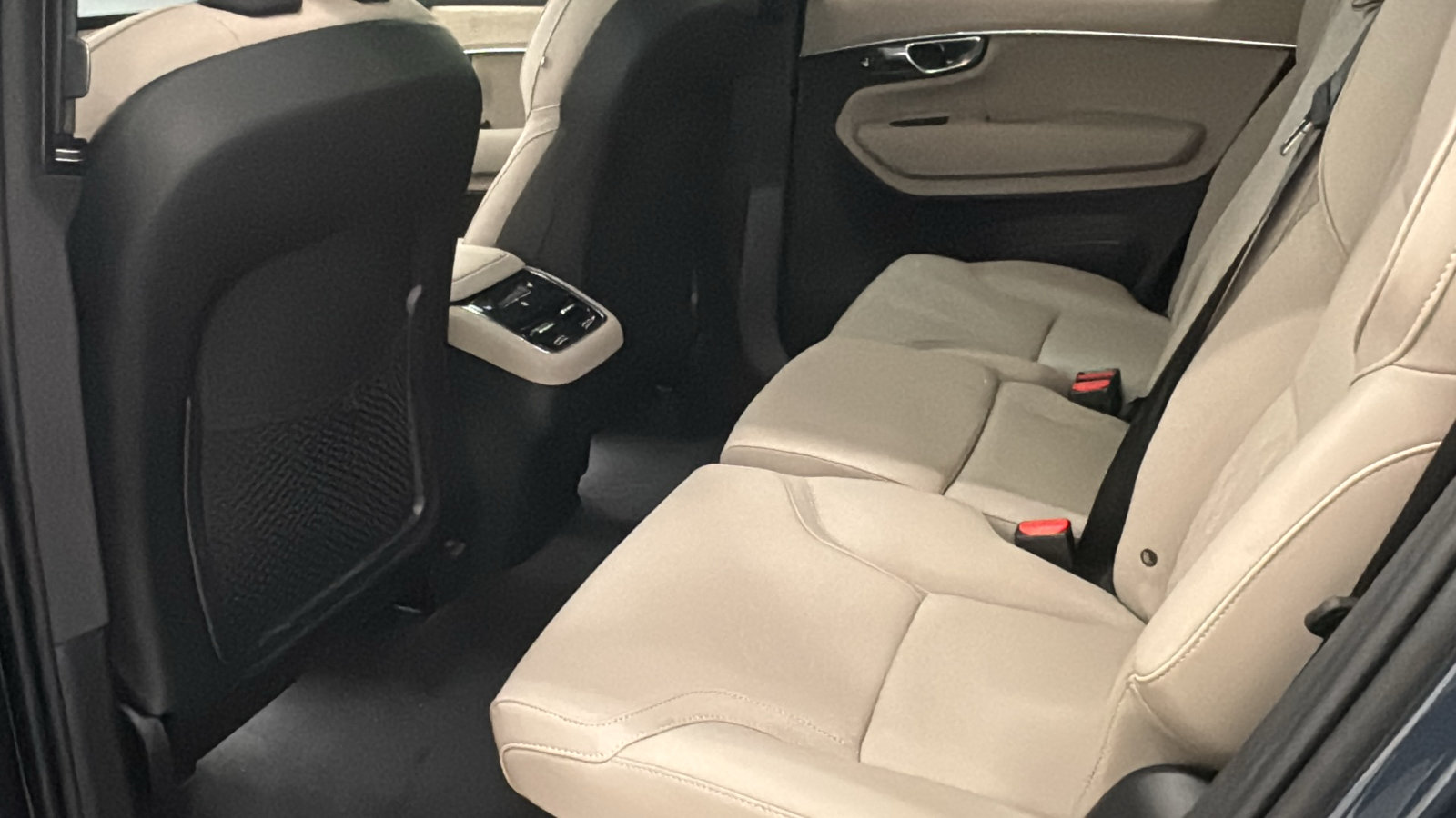 New 2027 Volvo XC90 B6 Plus AWD/4WD image 27