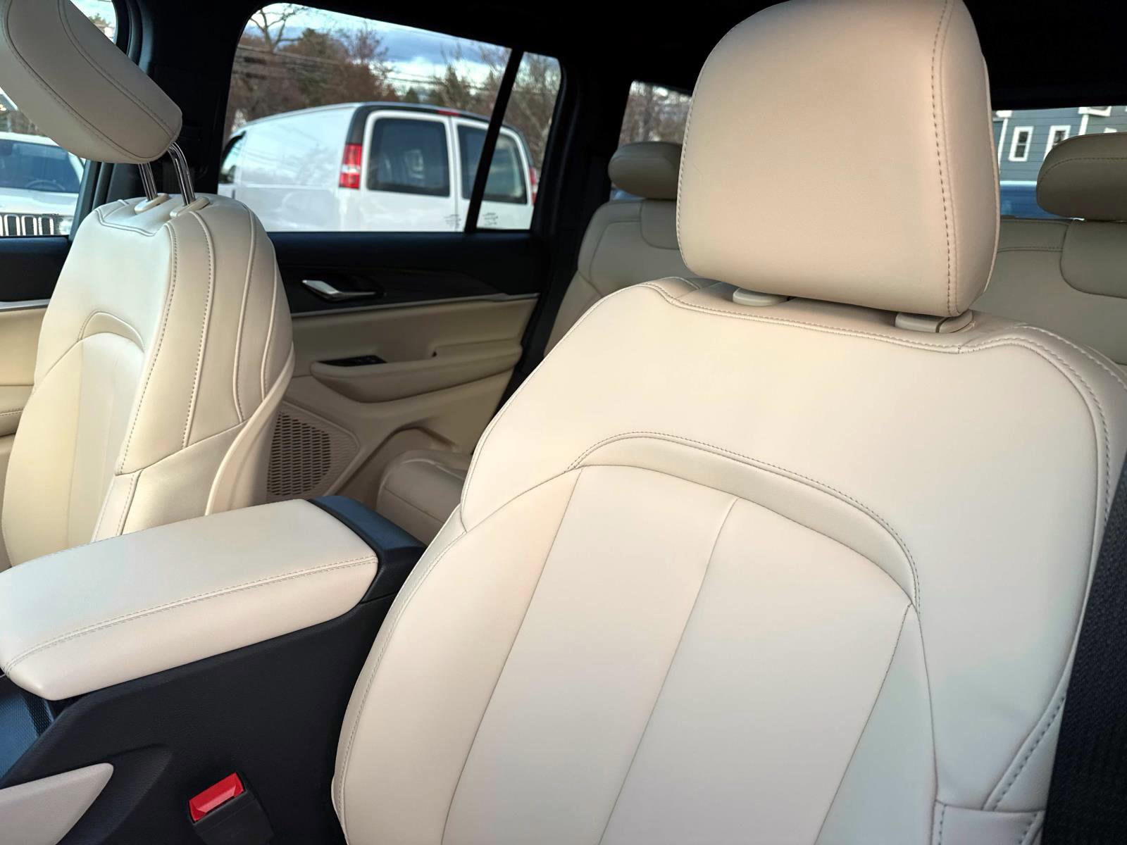 New 2025 Jeep Grand Cherokee Limited image 11