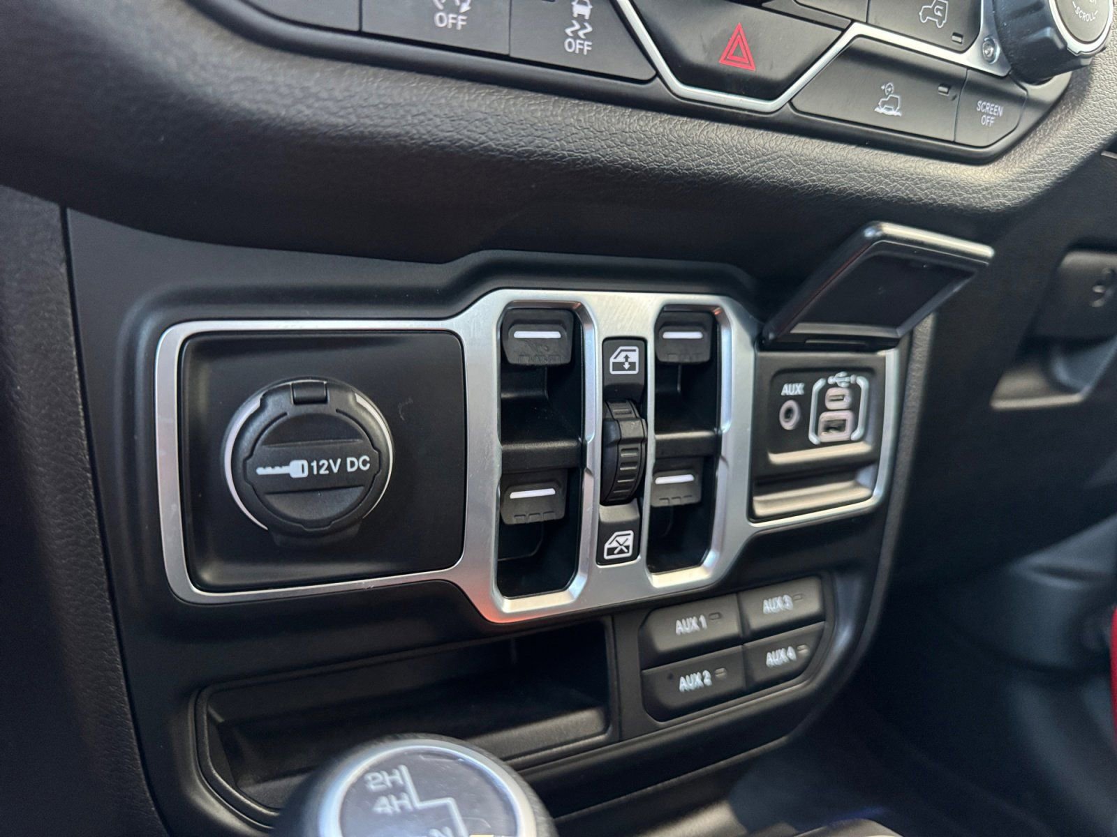 Used 2025 Jeep Wrangler Sport image 25